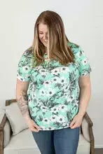 Floral print tee in mint