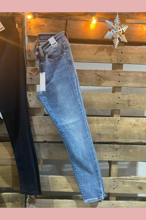 Judy Blue mid rise jean